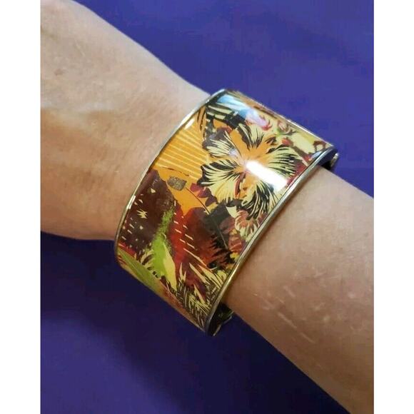 Chunky Wide Boho Fall Colored Leaves Patten Clamper Bangle Bracelet Gold Tone - Picture 1 of 14